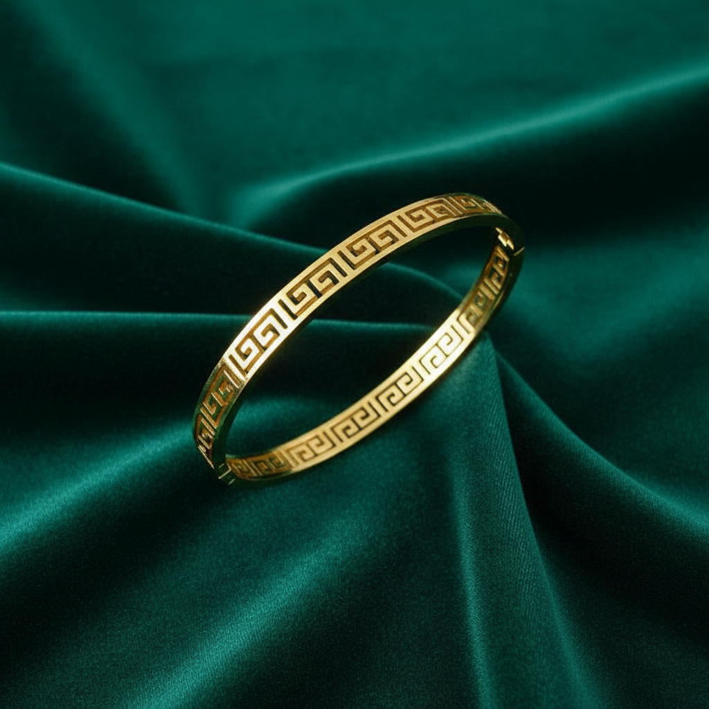 [1] 18K Gold-Plated Geometric Pattern Bracelet