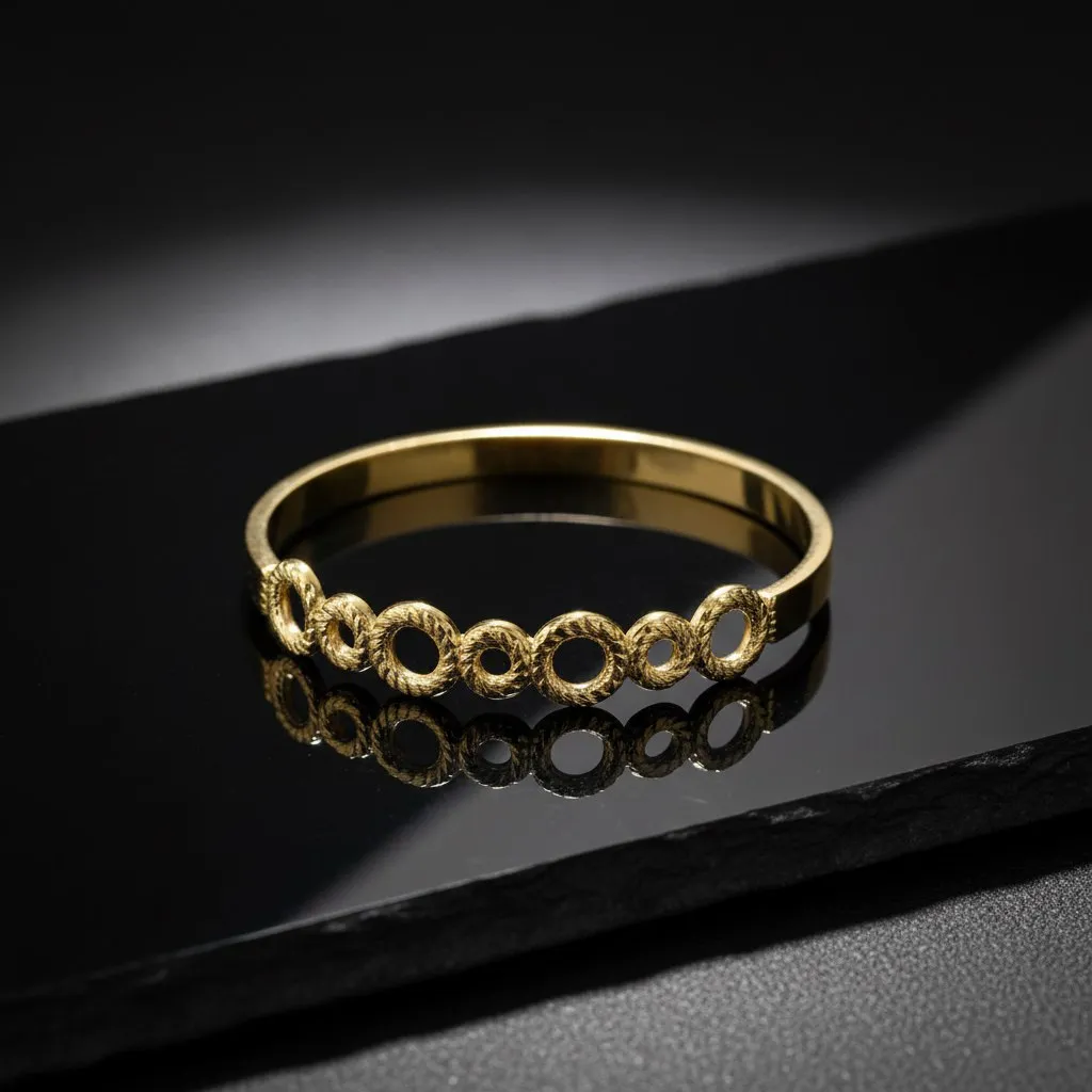 [1] 18K Gold-Plated Rope Circle Bracelet